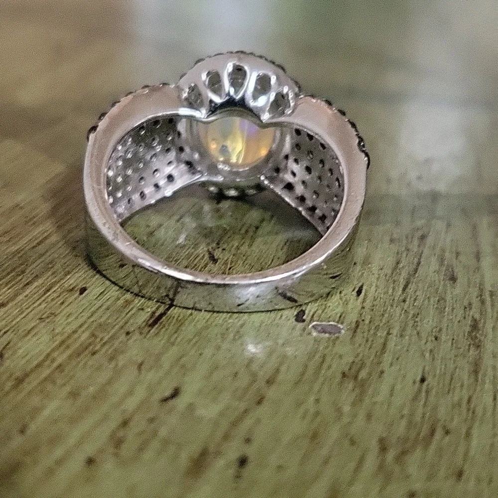 Rare Genuine Opal Ring - Picture 2 of 4